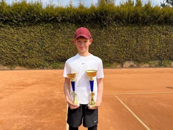Юний спортсмен із Нововолинська здобув золото і срібло на турнірі з тенісу у Луцьку | Новини Нововолинська