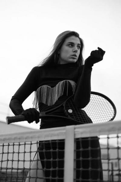 Красуня БУГу: Стасюк Анна про творчість, внутрішню опору та сміливість бути собою | Новини Нововолинська