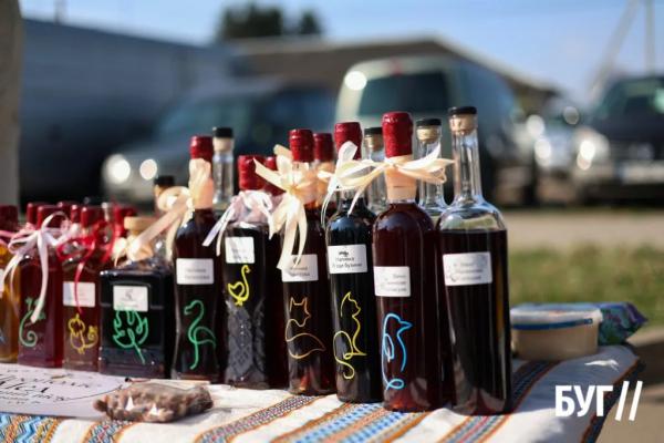 Продукти, хендмейд і жива музика: як у Нововолинську пройшов передвеликодній ярмарок | Новини Нововолинська Продукти, хендмейд і жива музика: як у Нововолинську пройшов передвеликодній ярмарок | Новини Нововолинська