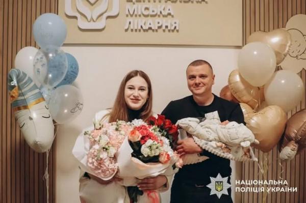Боєць із Нововолинська встиг на народження первістка: повернувся з фронту за 15 хвилин до пологів | Новини Нововолинська