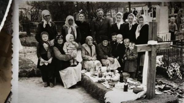 Великдень крізь час: у Нововолинську відзначили переможців конкурсу ретрофото | Новини Нововолинська Великдень крізь час: у Нововолинську відзначили переможців конкурсу ретрофото | Новини Нововолинська