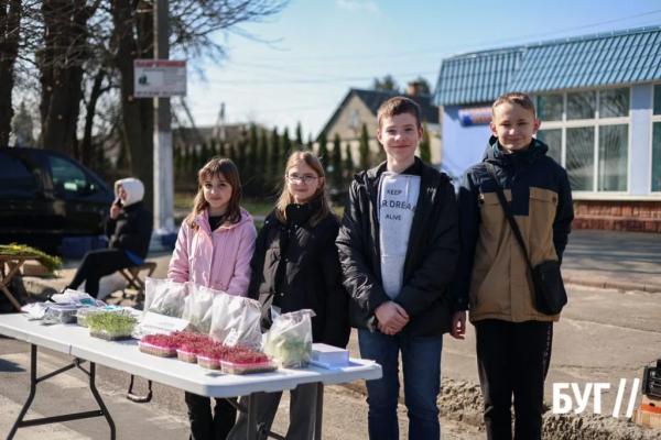 Продукти, хендмейд і жива музика: як у Нововолинську пройшов передвеликодній ярмарок | Новини Нововолинська Продукти, хендмейд і жива музика: як у Нововолинську пройшов передвеликодній ярмарок | Новини Нововолинська