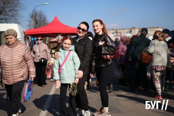 Продукти, хендмейд і жива музика: як у Нововолинську пройшов передвеликодній ярмарок | Новини Нововолинська Продукти, хендмейд і жива музика: як у Нововолинську пройшов передвеликодній ярмарок | Новини Нововолинська