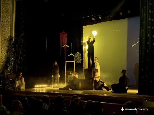&laquo;Голоси&raquo;: у Нововолинську відбулася вистава театру мініатюр &laquo;Прометей&raquo; | Новини Нововолинська