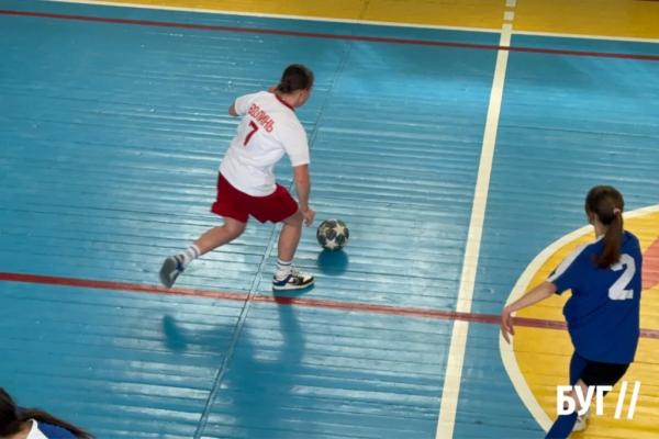 У Нововолинську відбувся районний етап змагань із масового футболу в межах проєкту &laquo;Пліч-о-пліч&raquo; | Новини Нововолинська