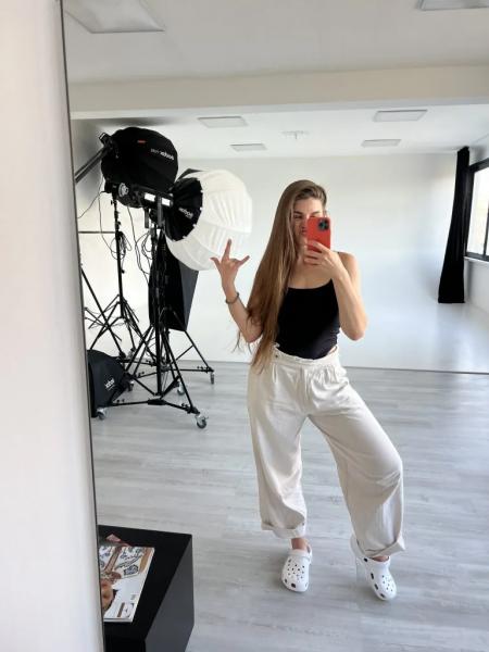 Красуня БУГу: Стасюк Анна про творчість, внутрішню опору та сміливість бути собою | Новини Нововолинська