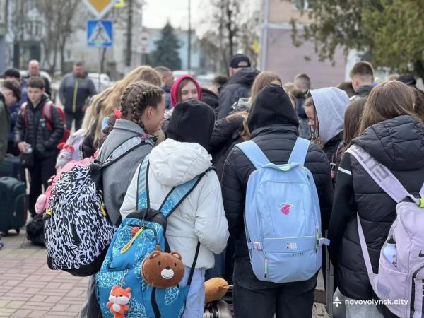 Нововолинські баскетболісти вирушили на міжнародний турнір до Чехії | Новини Нововолинська