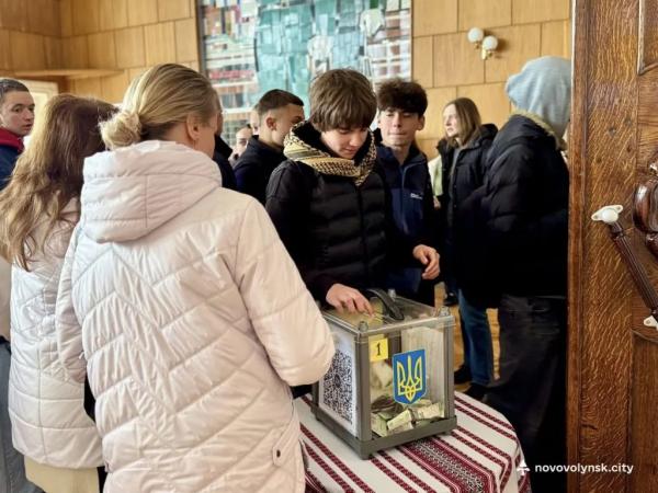 &laquo;Голоси&raquo;: у Нововолинську відбулася вистава театру мініатюр &laquo;Прометей&raquo; | Новини Нововолинська