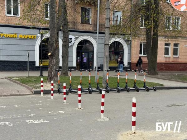 Фото дня: самокати напрокат знову на вулицях Нововолинська | Новини Нововолинська