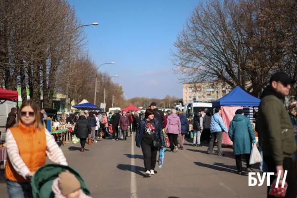 Продукти, хендмейд і жива музика: як у Нововолинську пройшов передвеликодній ярмарок | Новини Нововолинська Продукти, хендмейд і жива музика: як у Нововолинську пройшов передвеликодній ярмарок | Новини Нововолинська