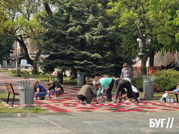 Фото дня: у Нововолинську освіжили Вишивану алею | Новини Нововолинська