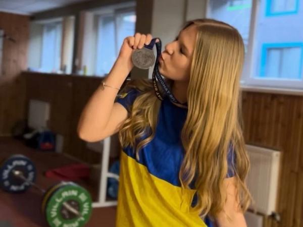 Спортсменка з Нововолинська стала чемпіонкою України з підняття штанги на біцепс | Новини Нововолинська