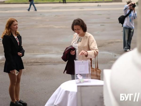У Нововолинську відбувся благодійний захід до Всесвітнього дня вишиванки | Новини Нововолинська