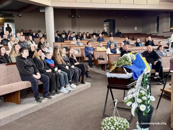 У Нововолинській громаді попрощалися із полеглим Захисником Олександром Грабовим | Новини Нововолинська У Нововолинській громаді попрощалися із полеглим Захисником Олександром Грабовим | Новини Нововолинська