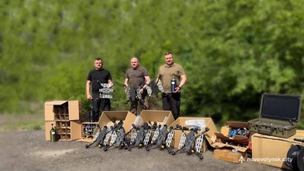 Нововолинська громада передала допомогу війську на 3 мільйони гривень: дрони, техніка та спецобладнання | Новини Нововолинська