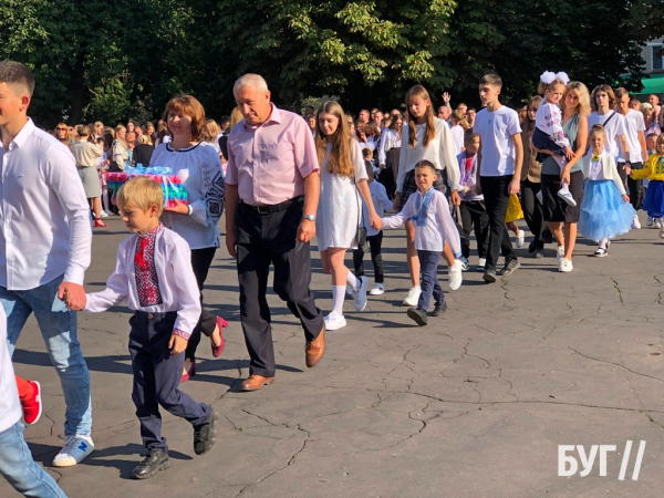 У ліцеях Нововолинська пролунав перший дзвоник | Новини Нововолинська