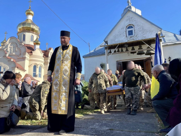 Нововолинська громада попрощалася з полеглим Героєм Юрієм Ковальчуком | Новини Нововолинська