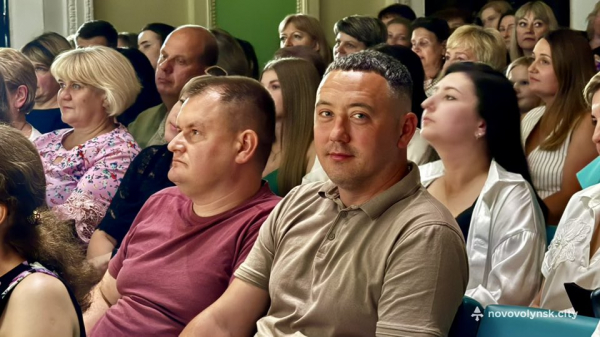 Медичних працівників у Нововолинську привітали з профейсійним святом | Новини Нововолинська