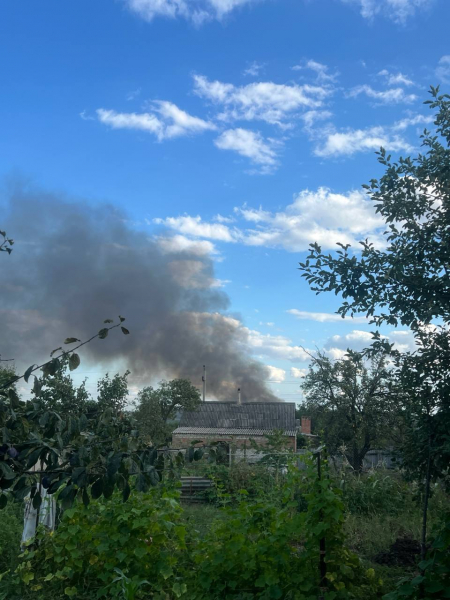 Обстріл Слов'янська 14 серпня – над містом чорний дим - 14 серпня 2025 :: Донеччина Обстріл Слов'янська 14 серпня – над містом чорний дим - 14 серпня 2025 :: Донеччина