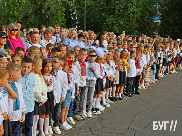 У ліцеях Нововолинська пролунав перший дзвоник | Новини Нововолинська