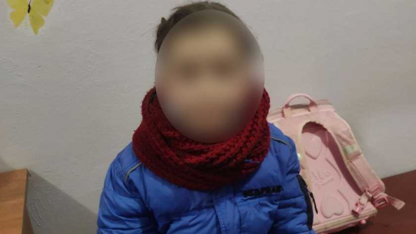 В Днепре 10-летняя девочка с острым бронхитом просила подаяние на лекарства