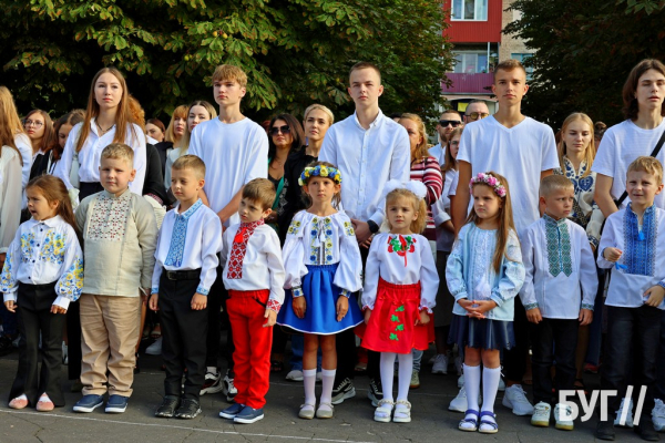 У ліцеях Нововолинська пролунав перший дзвоник | Новини Нововолинська