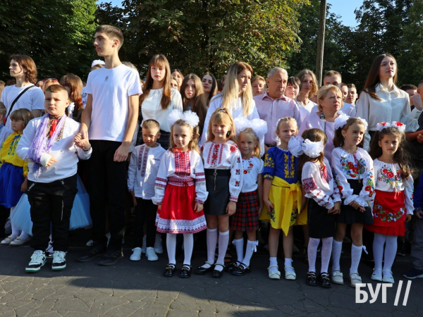 У ліцеях Нововолинська пролунав перший дзвоник | Новини Нововолинська