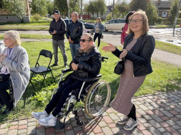 Діти з інвалідністю із громадської організації «Світ для дітей» показали казку у Нововолинську | Новини Нововолинська