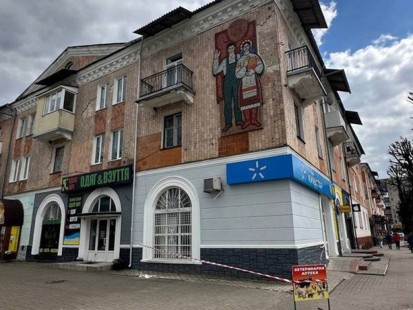 У Нововолинську в одному з будинків впала частина балкону | Новини Нововолинська