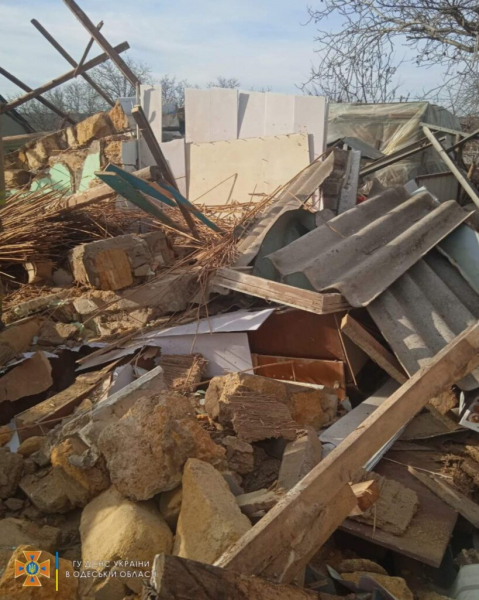 В Одесской области взрыв разрушил дом: под обломками оказался человек