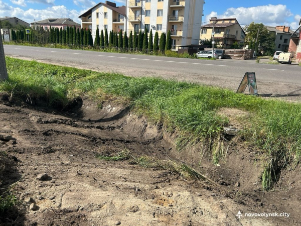 У Нововолинську ВУКГ очищувало ливневу систему міста | Новини Нововолинська