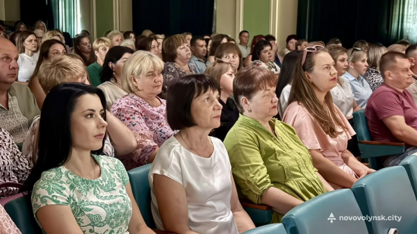 Медичних працівників у Нововолинську привітали з профейсійним святом | Новини Нововолинська