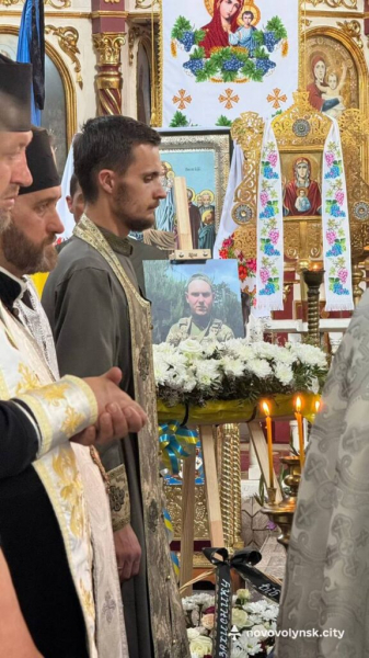 Нововолинська громада попрощалася з Героєм Олександром Герасимчуком | Новини Нововолинська