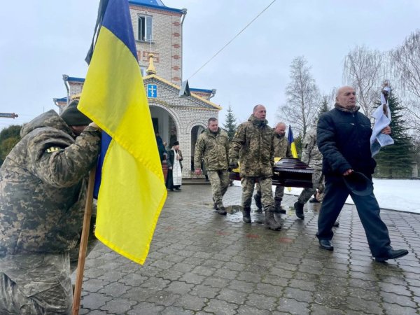 Мешканці Нововолинської громади попрощалися із загиблим Героєм Геннадієм Абрамчуком | Новини Нововолинська