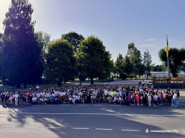 Нововолинська громада долучилась до всеукраїнського забігу «Шаную воїнів, біжу за героїв України» | Новини Нововолинська