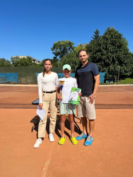 Юний тенісист із Нововолинська вийшов у два фінали на всеукраїнському турнірі в Ужгороді | Новини Нововолинська