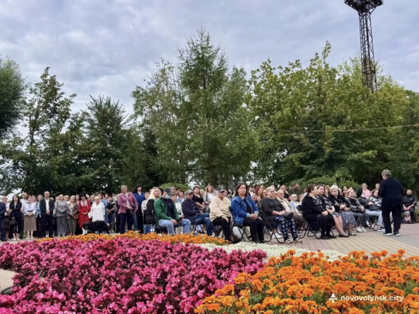 Вшанували Героїв: родинам загиблих воїнів вручили звання «Почесний громадянин Нововолинської громади» | Новини Нововолинська Вшанували Героїв: родинам загиблих воїнів вручили звання «Почесний громадянин Нововолинської громади» | Новини Нововолинська