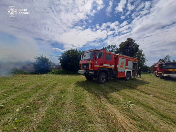 У Нововолинській громаді горів дерев'яний хлів | Новини Нововолинська У Нововолинській громаді горів дерев'яний хлів | Новини Нововолинська