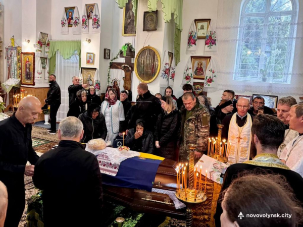 Нововолинськ попрощався з Героєм Леонідом Ткачуком | Новини Нововолинська