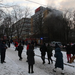 В Днепре тушат сильный пожар в центральном офисе АТБ фото видео - Проишествия