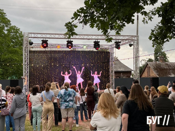 У містечку атракціонів в Нововолинську пройшов благодійний вечір музики | Новини Нововолинська