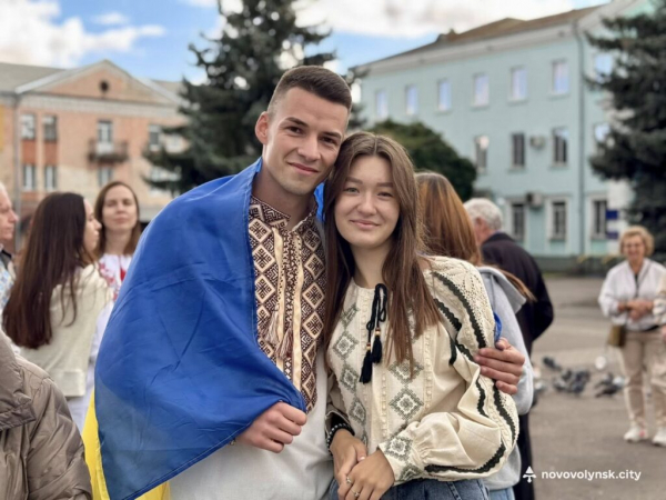 До Дня Незалежності у Нововолинську відбулася традиційна хода у вишиванках | Новини Нововолинська До Дня Незалежності у Нововолинську відбулася традиційна хода у вишиванках | Новини Нововолинська