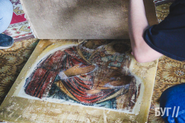 Нововолинські дослідники виявили старовинну ікону у церкві села Заболотці Литовезької громади | Новини Нововолинська