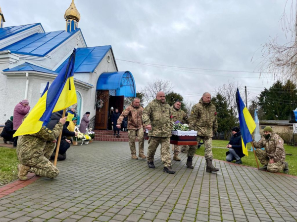 Мешканці Нововолинська попрощалися з Героєм Дмитром Світящуком | Новини Нововолинська