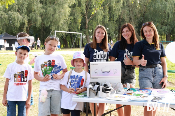 Нововолинську – 75: ювілей міста і День шахтаря на озері, фоторепортаж | Новини Нововолинська