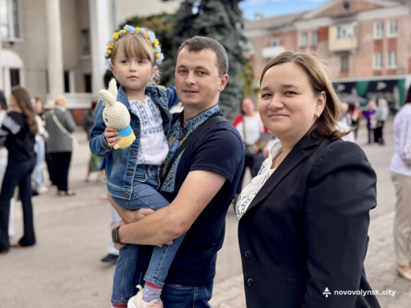До Дня Незалежності у Нововолинську відбулася традиційна хода у вишиванках | Новини Нововолинська До Дня Незалежності у Нововолинську відбулася традиційна хода у вишиванках | Новини Нововолинська