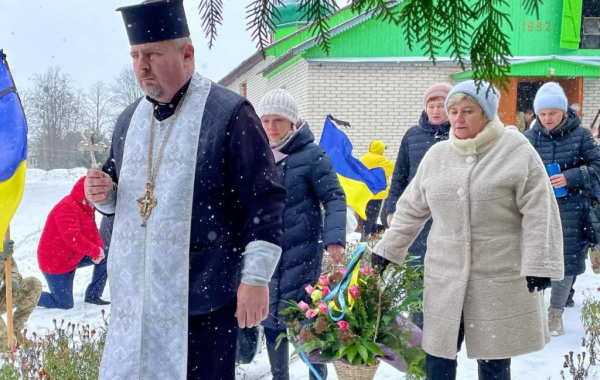 Нововолинська громада попрощалася із захисником Володимиром Супруном | Новини Нововолинська